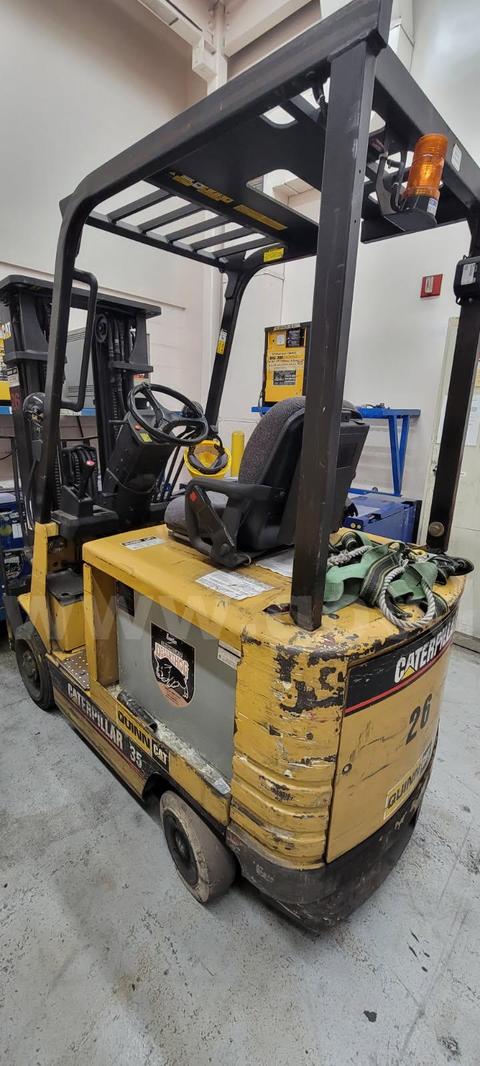 FORKLIFT WITH BATTERY - In Working Condition - QUINN-CATERPILLER