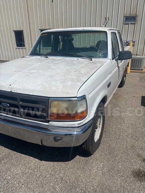 1997 Ford F-250 XL HD SuperCab Long Bed 2WD