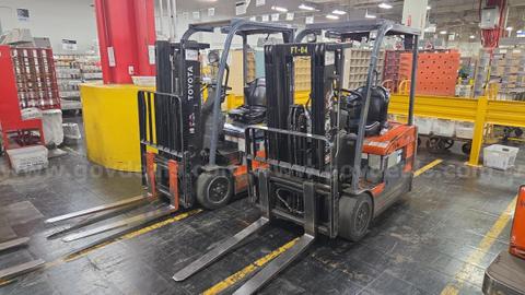 Lot Of 5 Forklifts