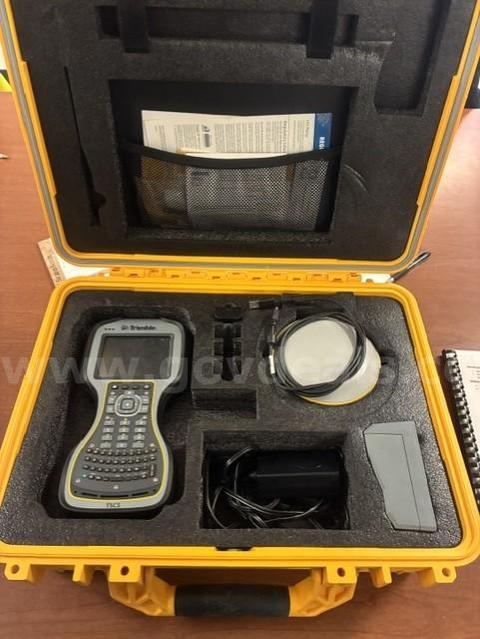Trimble R2 GNSS Receiver UHF TSC3