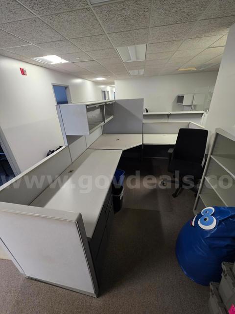 USED - SOLD AS IS - 1 Desk Cubicle #2