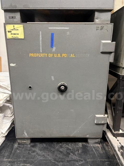 LOT of 7 Safes