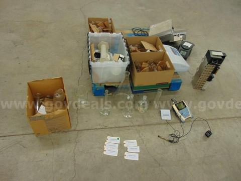 Lot of Lab Equipment - A6