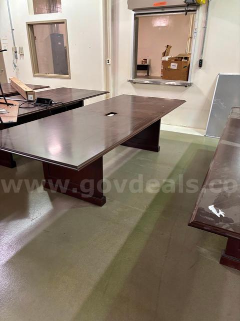 1 lot of 2 Conference Tables