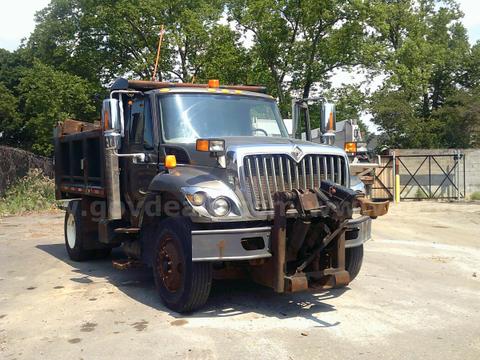 2009 International 7400 Dump truck