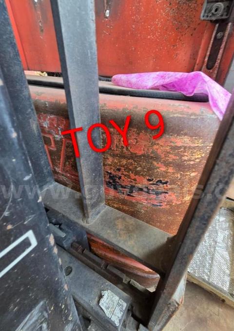 Lot of 5 forklift frames and 2 tow truck frames - Scrap Metal
