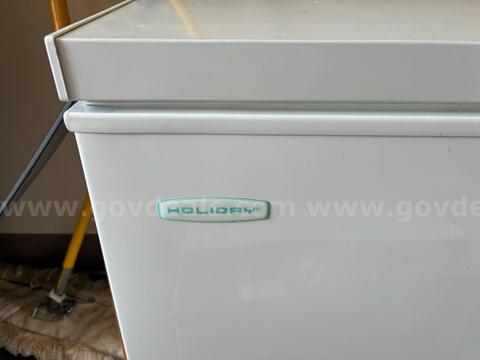 CHEST FREEZER