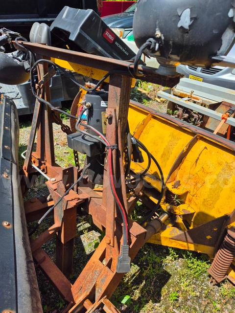 Fisher 8' plow (410)