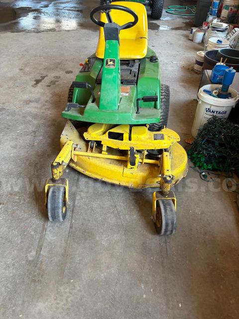 JOHN DEERE RIDING MOWER