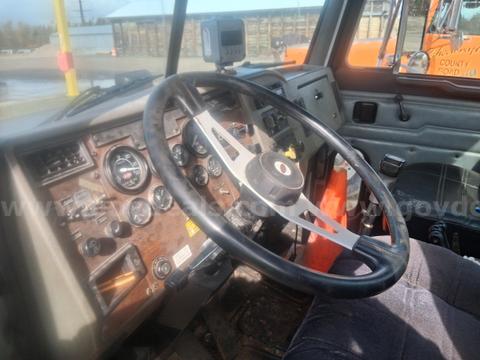 1996 Peterbilt Model 330