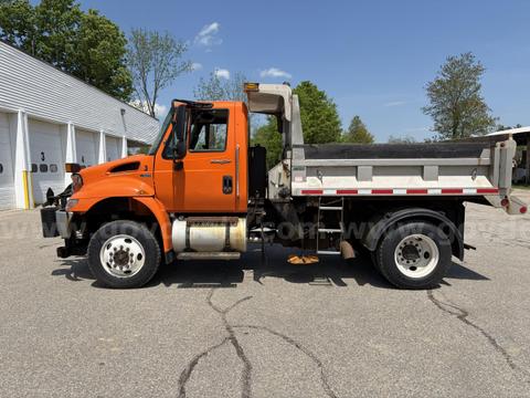 2013 International 4300 4x4   LOW MILEAGE!!