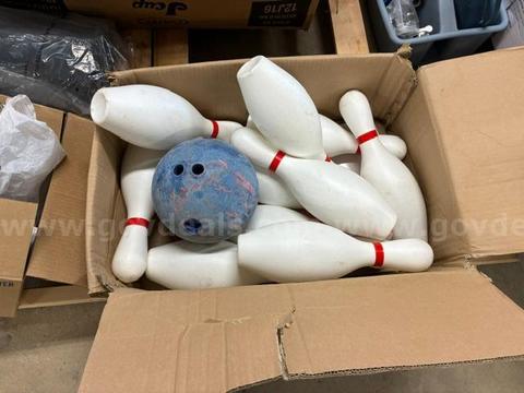 Bowling set