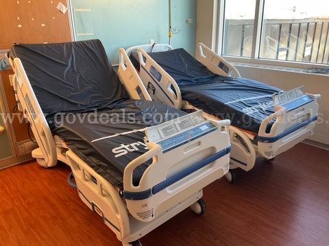Lot of 2 Stryker 3005S3 PX4 Med-Surg Beds