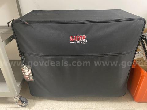 Transport Bag with (2) JBL Speakers - Lot 620