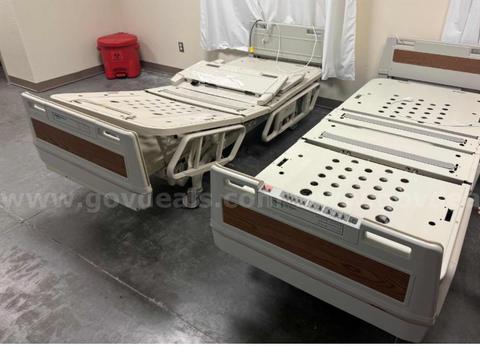 Lot of 4 hospital beds and 1 Nursing bed