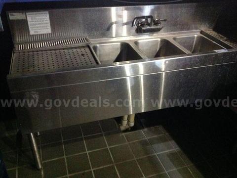 Glas-Tender Mdl TSA-72 Three compartment sink with two 18in drainboard