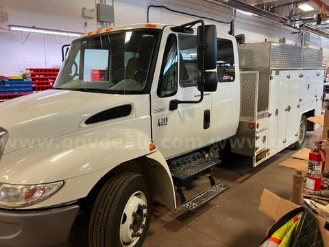 2006 International 4300 Service Truck/ Crane - DT466 Diesel Engine