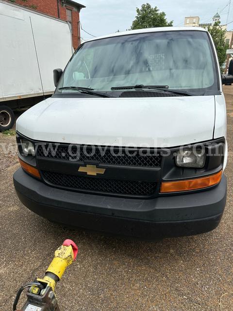2016 Chevrolet Express 2500 Cargo Van β 117,000 Miles