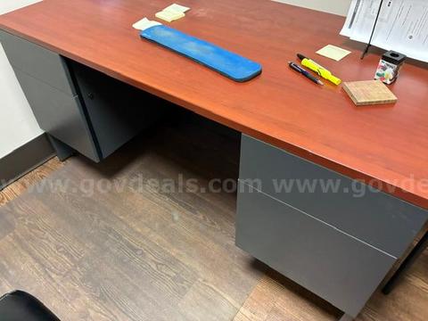 LOT OF DESKS