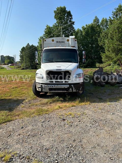 2013 Freightliner M2 106