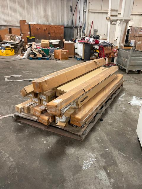 (1) PALLET OF VARIOUS LIGHTING