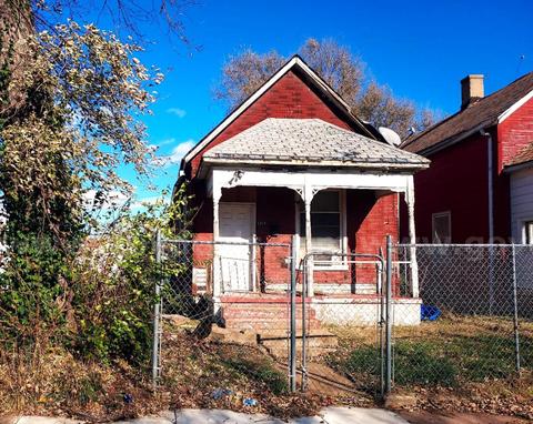 Single Family House 2.8 Miles from Downtown St. Louis