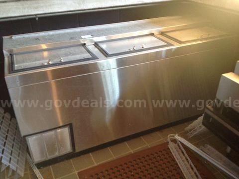 Glas-Tender Mdl ST72-SF Reach-In cooler