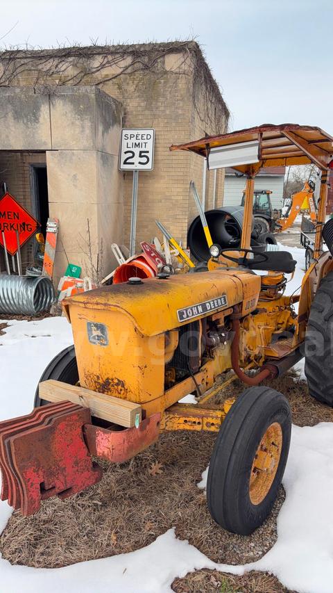 John Deere 301 Tractor