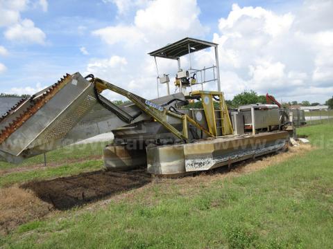 2017 Aquatic Weed Harvester