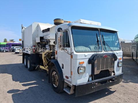2019 Peterbilt 520 Garbage Truck