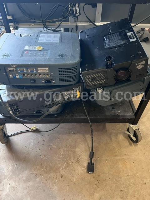 Lot of Video Projectors