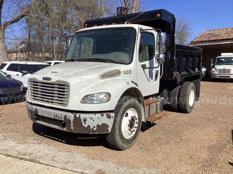 2015 Freightliner M2 106