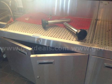 Glas-Tender Mdl DBCB-36 Glass drying area with bottom storage