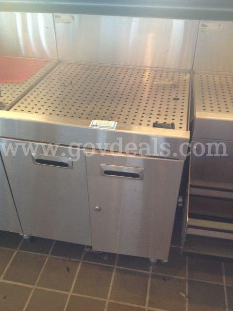Glas-Tender Mdl DBCB-24 Glass drying area with bottom storage