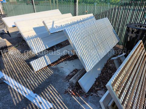 2 Picnic Tables