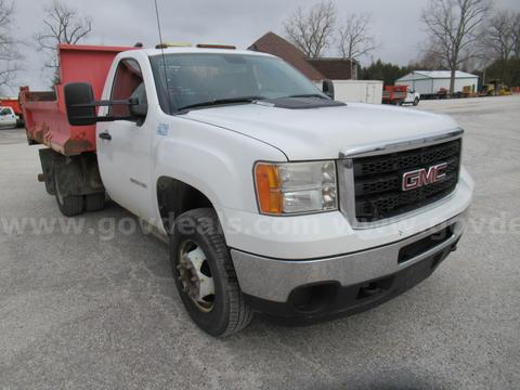 2013 GMC Sierra 3500HD Dump Truck