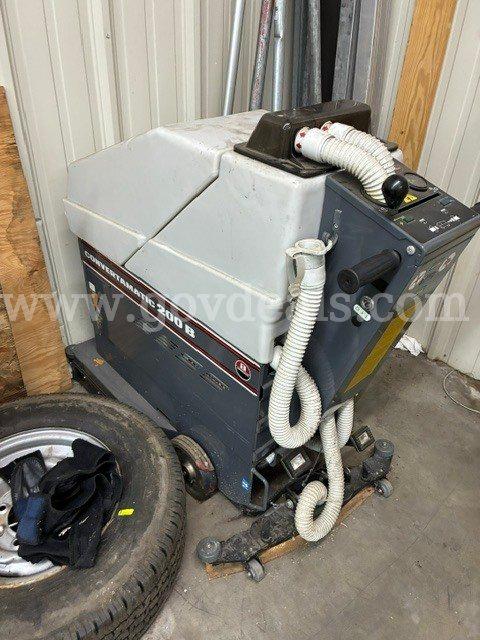 Nilfisk Advance Convertamatic 200B Floor Scrubber