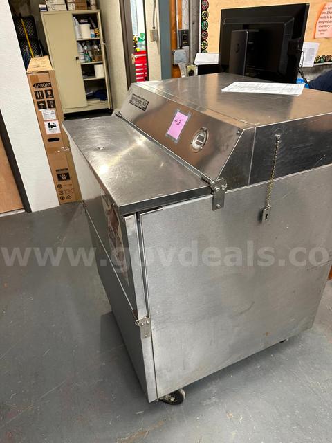 Beverage-Air Cafeteria Milk Cooler – NON-WORKING / FOR PARTS OR REPAIR