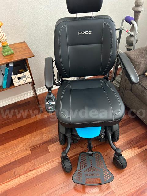 Pride Jazzy® EVO 613 Narrow 22" Powerchair