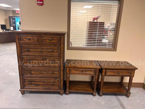 Dresser & Tables