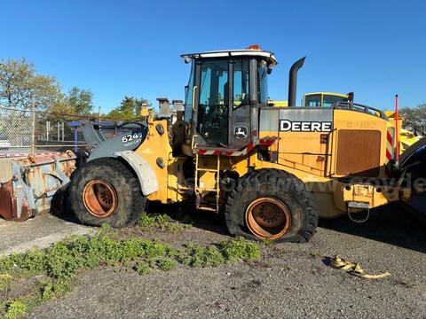 John Deere 624 J High Lift Loader
