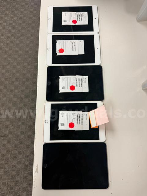 Lot of 5 iPad Mini 5s - Need Repair