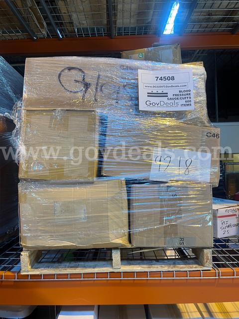 Lot of 600 Aneroid Sphygmomanometers-New