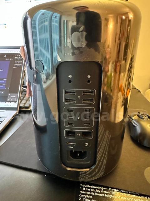 2 Unit Apple MAC PRO work station