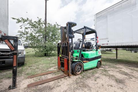 2005 Mitsubishi FGC30K Cushion Tire Forklift -Inoperable