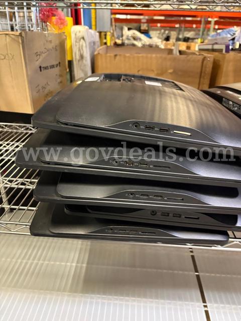 DELL ALL IN ONES- 11 UNITS (POWER ON)
