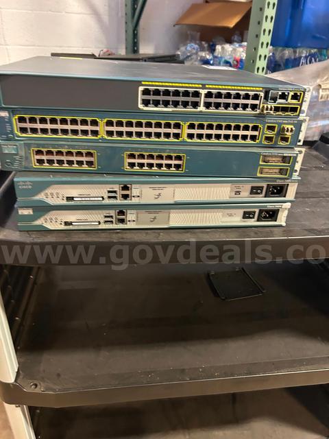 Cisco Switches And Catalyst - Lot of 5