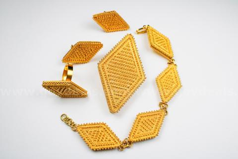 Matching Set of 18kt Gold Jewelry