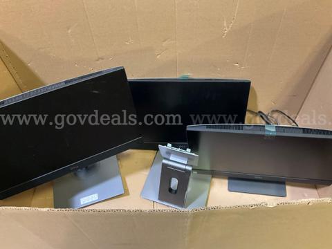 DELL ALL IN ONES- 3 UNITS (POWER ON)