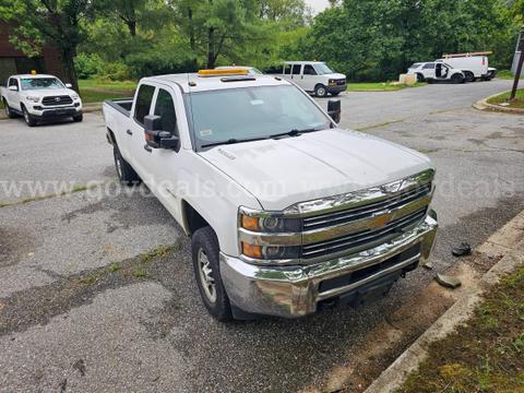 2016 Chevrolet Silverado 2500HD Work Truck Crew Cab Long Box 4WD - Clean Title